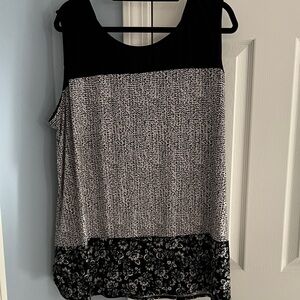 Roz & Ali Black and White Patterned Sleeveless Tank